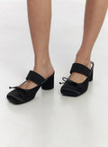 Schwarze Riemchensandalen CM525