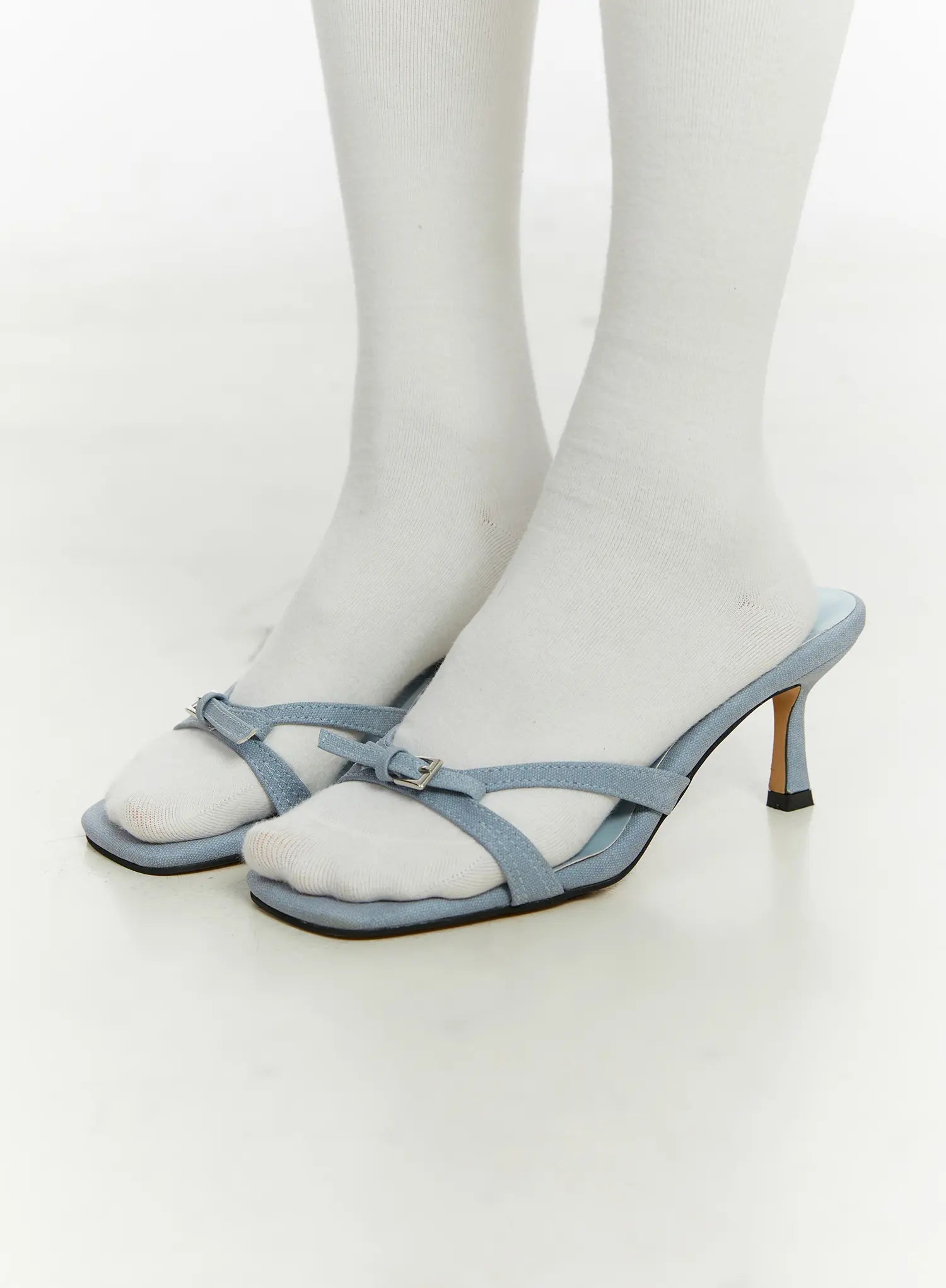 Gürtel-Square-Toe-Absätze CF510