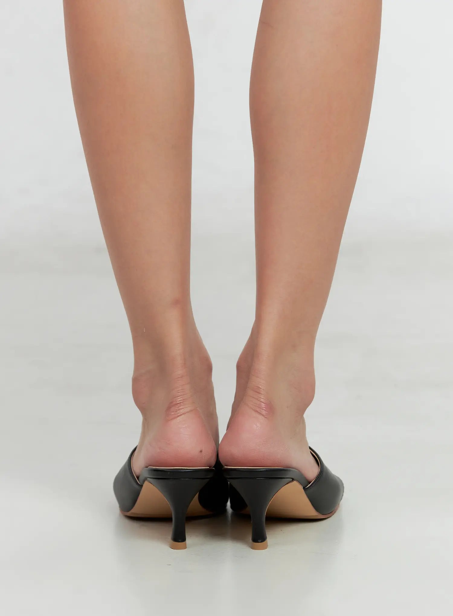 Quadratische Zehen-Mule Sandalen IS516