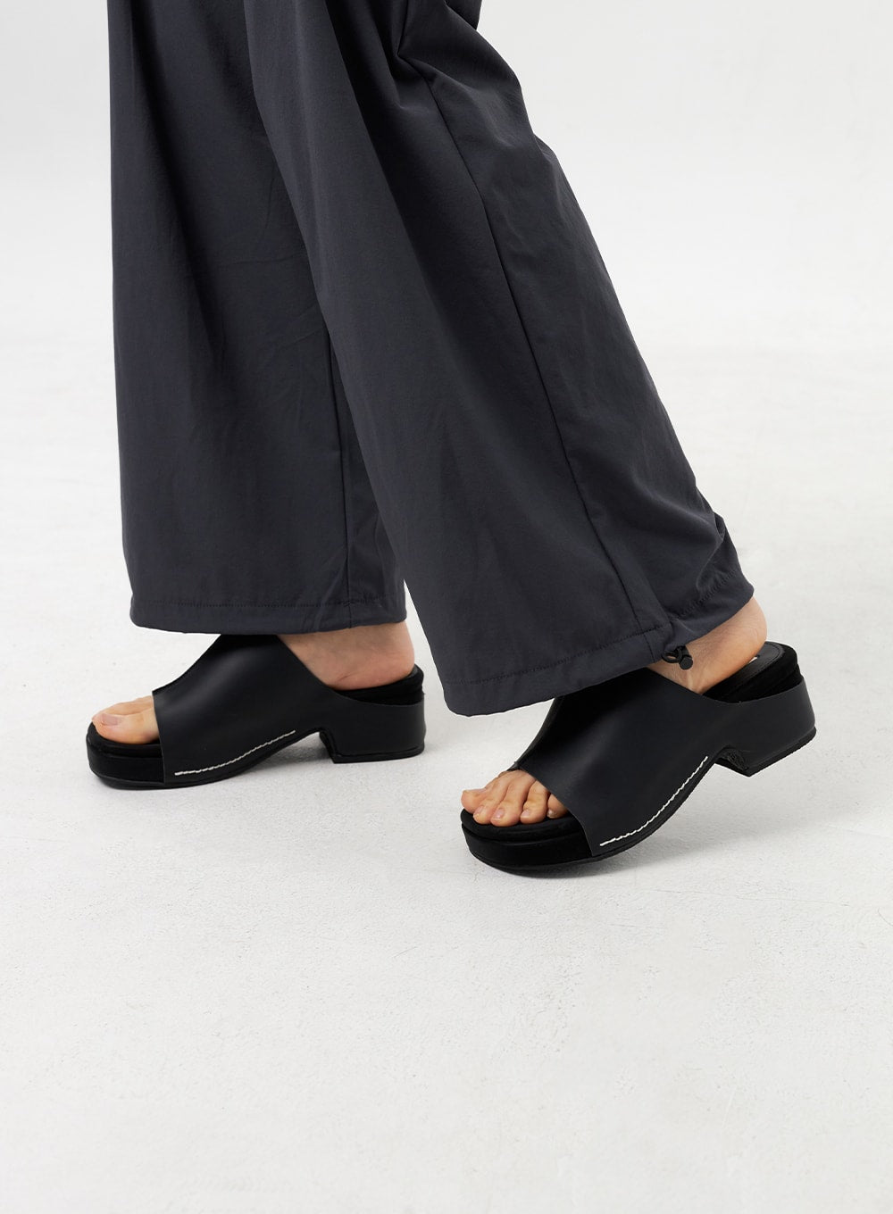 Niedrige Absatzslipper CU309