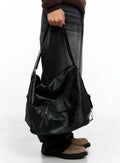 Vielseitige Schultertasche aus Kunstleder IO502