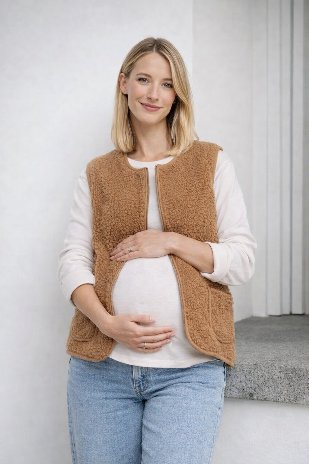 Alma | ärmellose braune Woll-Umstandsjacke