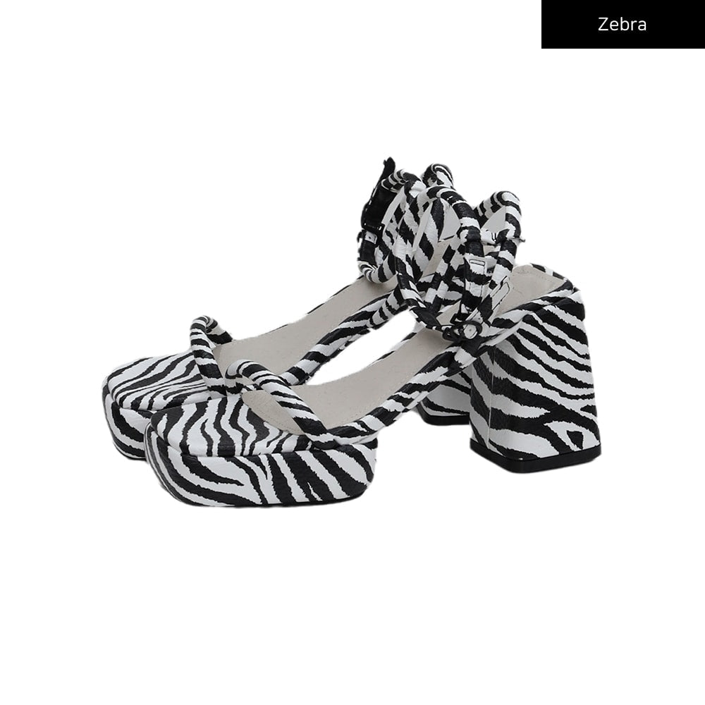Chunky Dünne Riemensandalen CM6