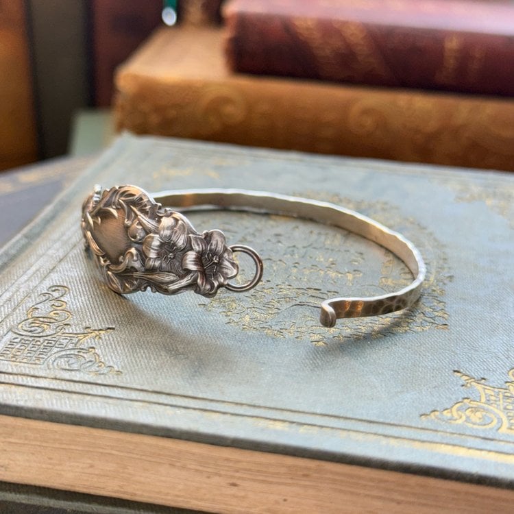 PetalCharm | Oldtimer Armband aus Silber
