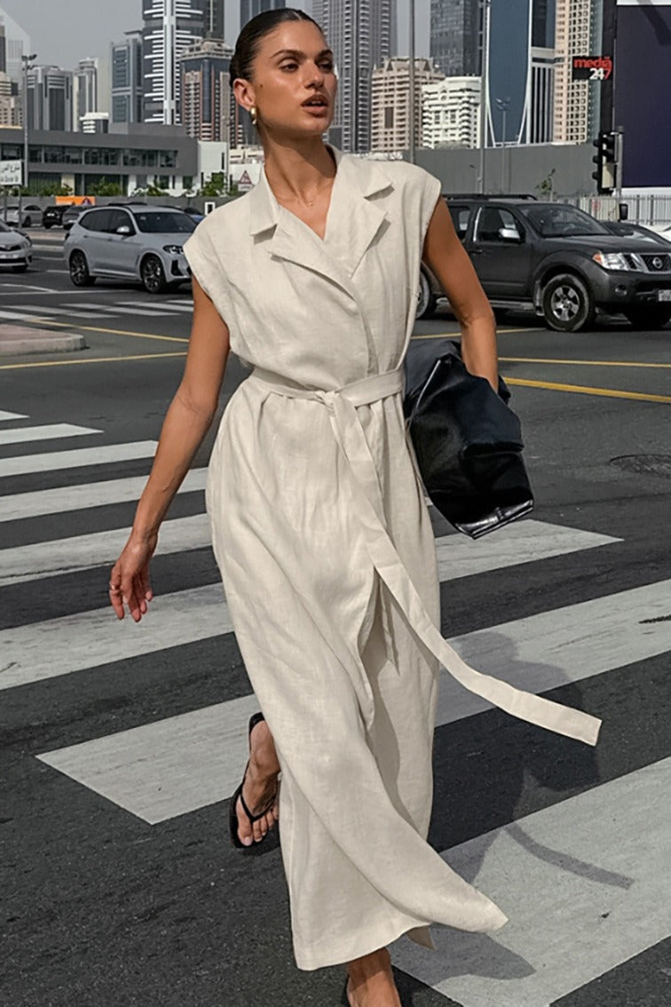 Maxikleid aus Leinen mit hohem Bund und Bindegürtel – elegantes Kleid mit Schlitz