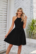 Plissiertes trägerloses Kleid
