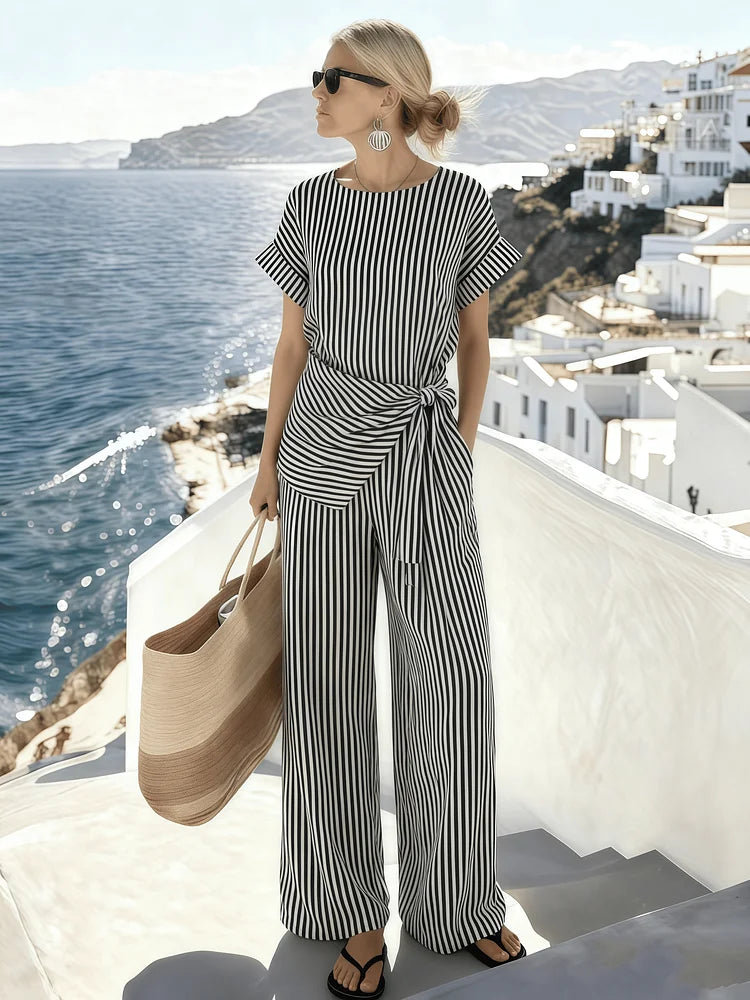 Laraisa | Gestreifter Jumpsuit mit Bindegürtel