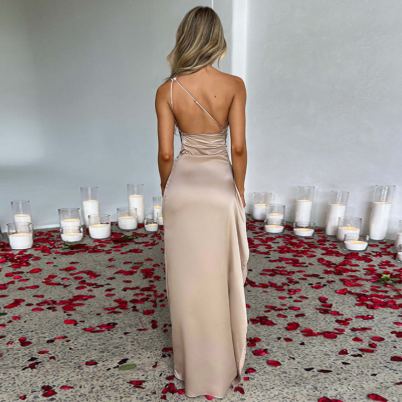 Schickes One-Shoulder-Kleid