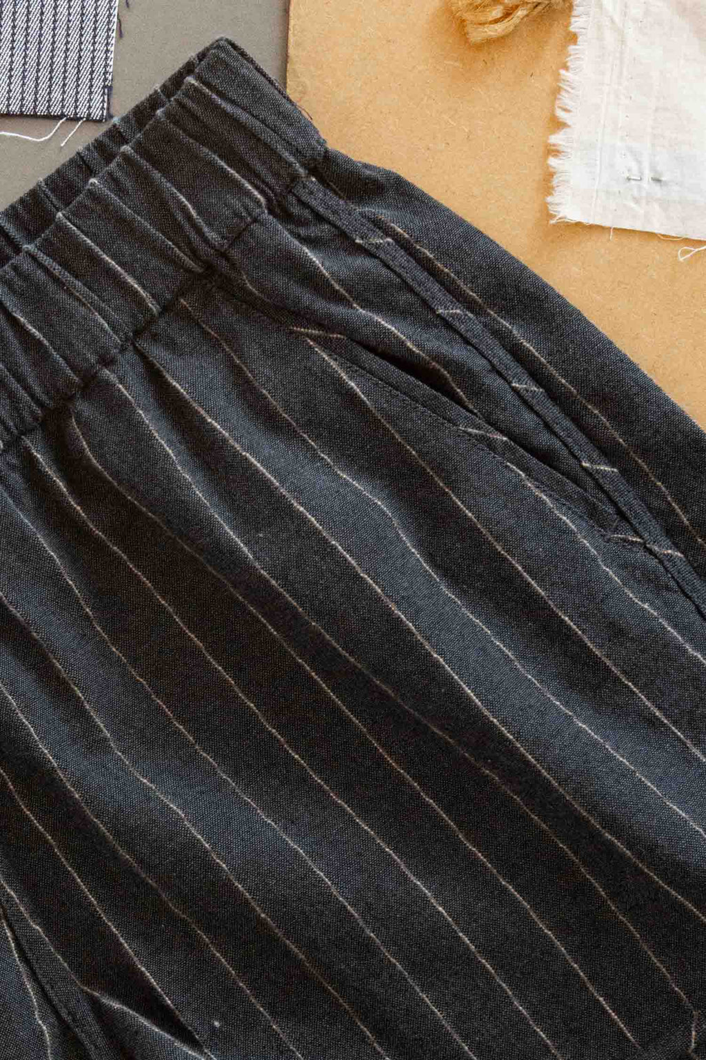 Luca Track Short / Kohlestrich