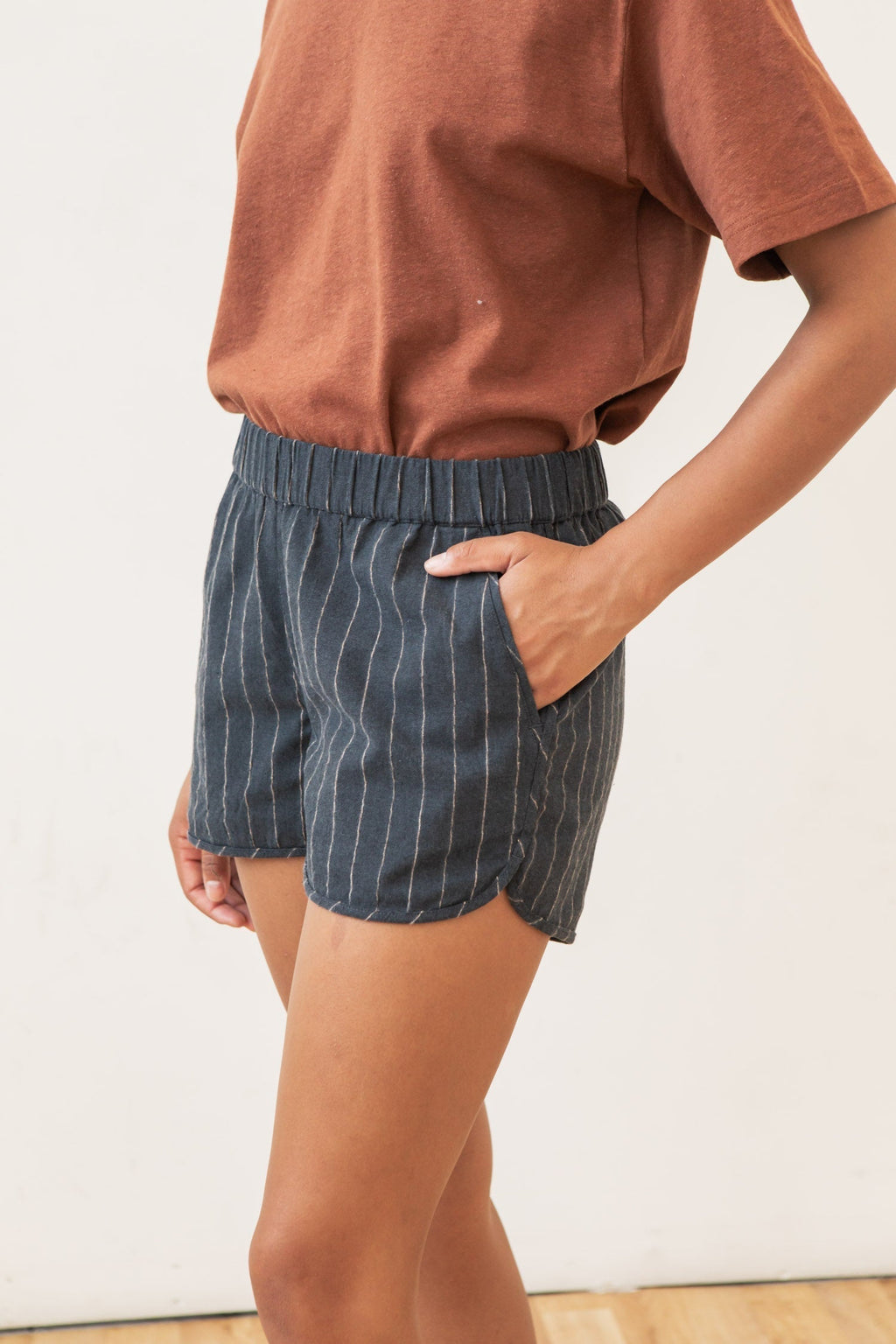 Luca Track Short / Kohlestrich