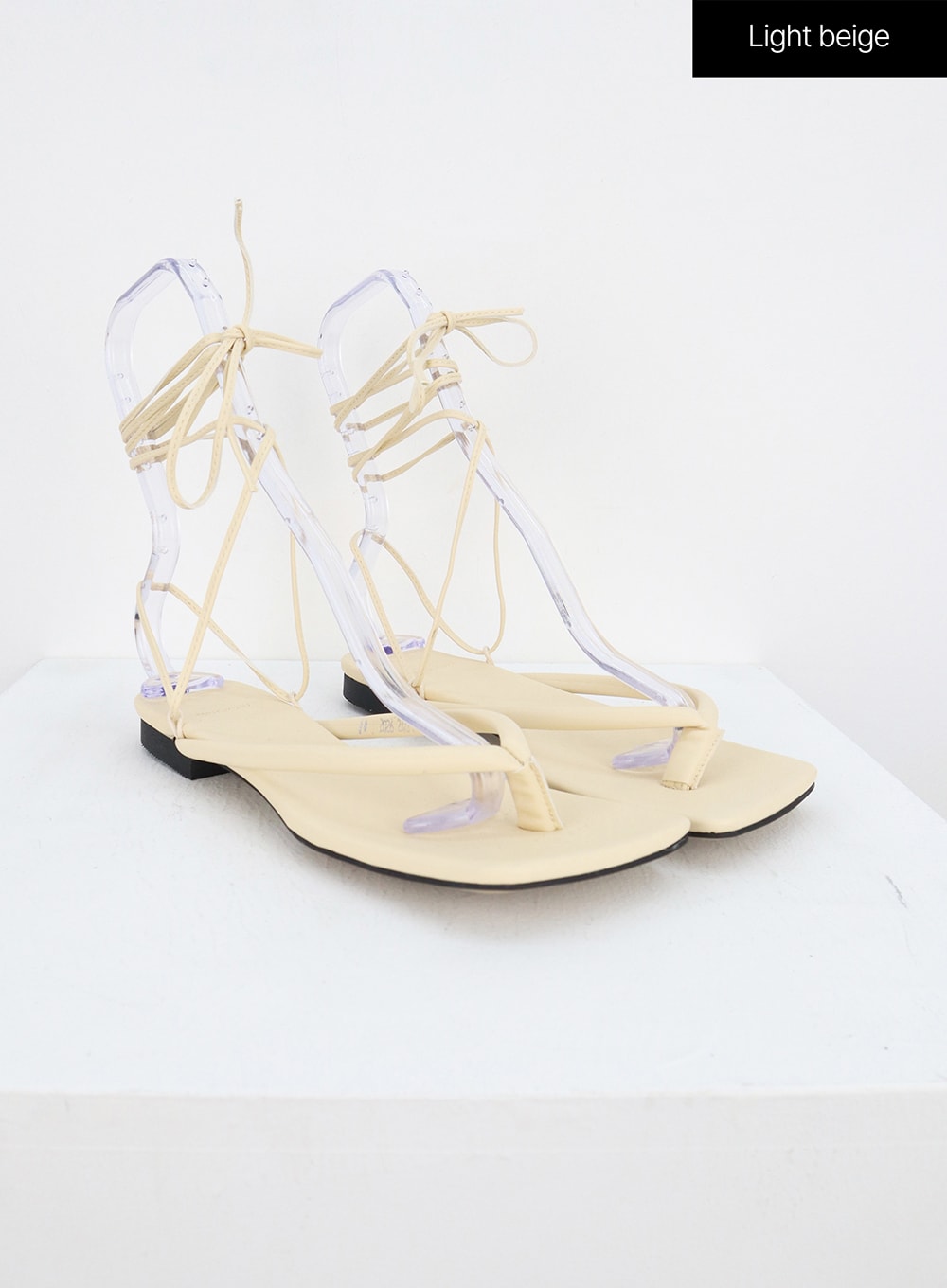 Flache Sandalen IY325