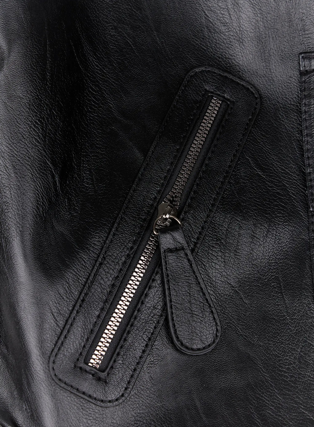 Vielseitige Schultertasche aus Kunstleder IO502