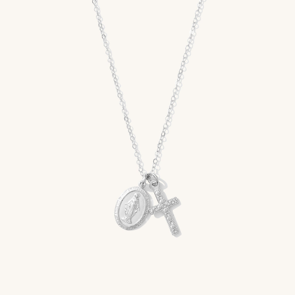 Kleiner Anhänger mit der Muttergottes und Kreuz