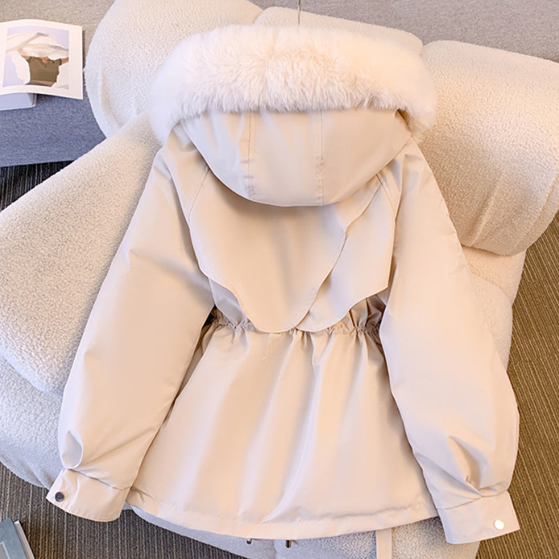 ERIKA – Eleganter Wintermantel mit Fell