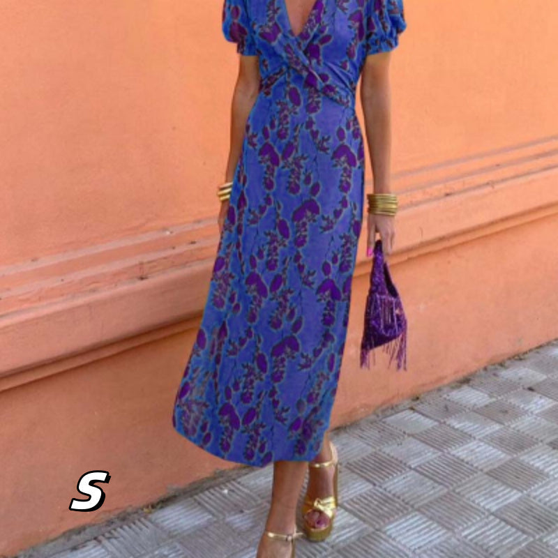 Kleid mit Schlitz und Blumenmuster