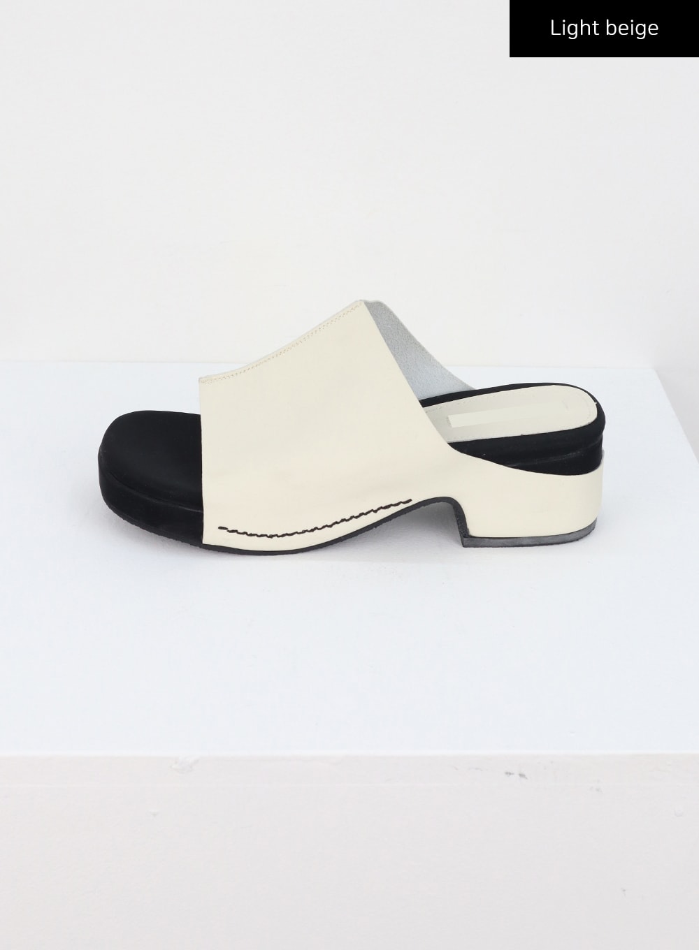 Niedrige Absatzslipper CU309