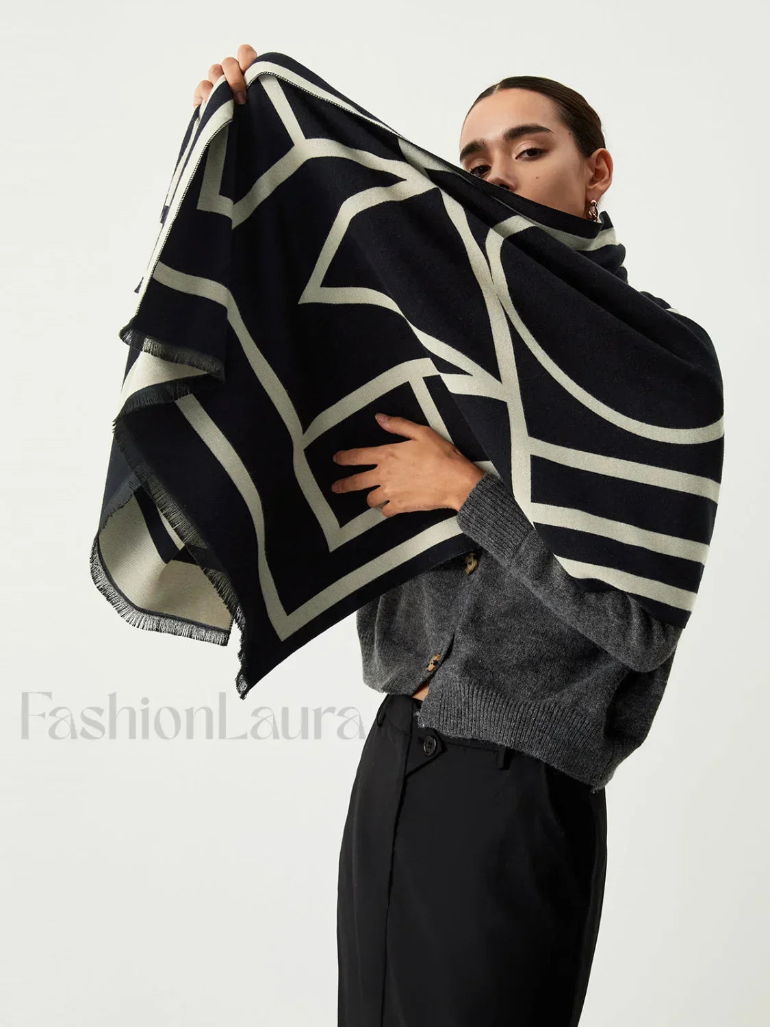 Taoraora | Schal mit geometrischem Muster
